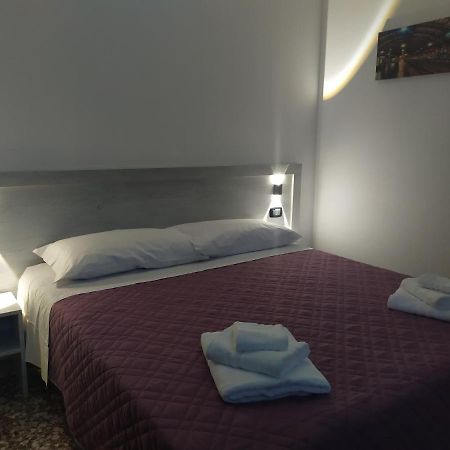 Hotel Madonna Del Pino Cervia Eksteriør billede
