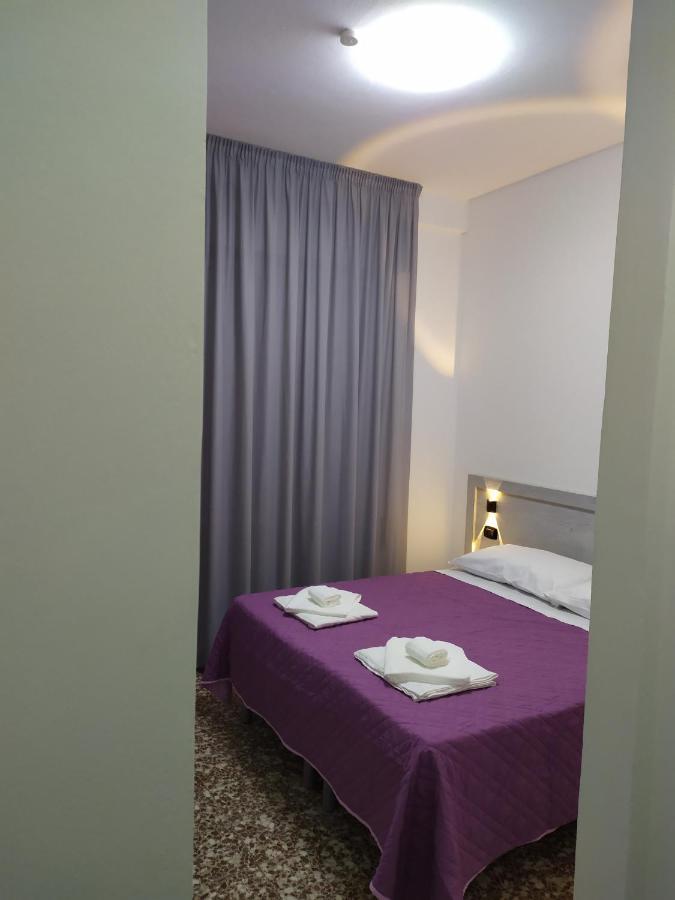 Hotel Madonna Del Pino Cervia Eksteriør billede