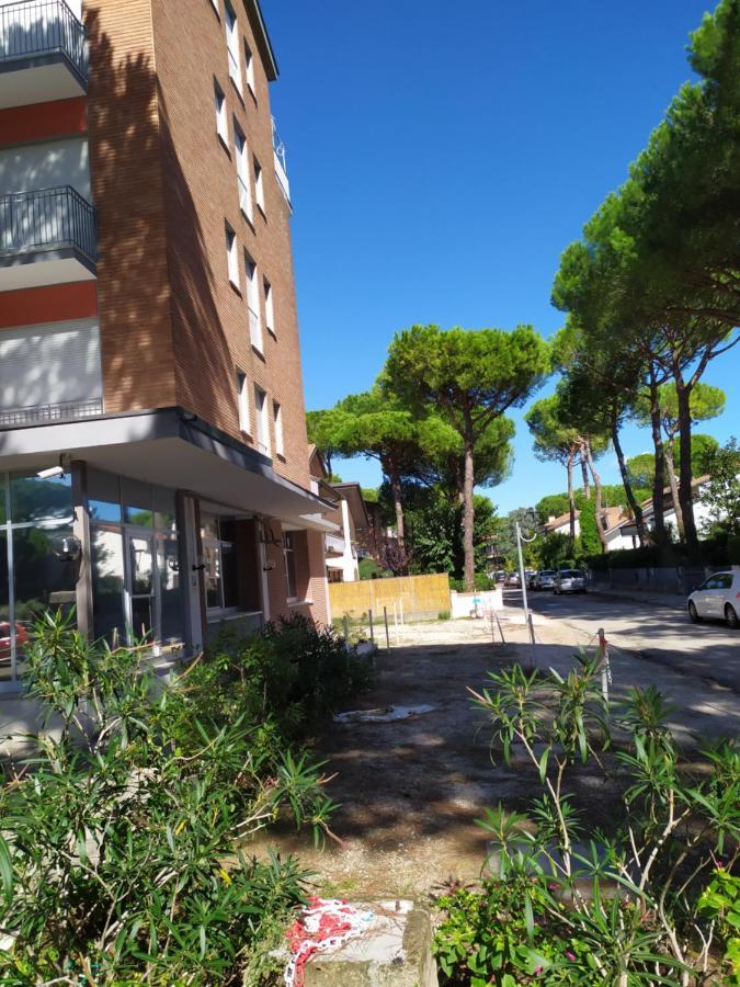 Hotel Madonna Del Pino Cervia Eksteriør billede