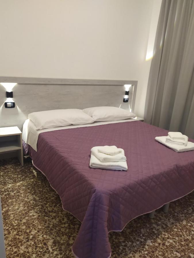 Hotel Madonna Del Pino Cervia Eksteriør billede