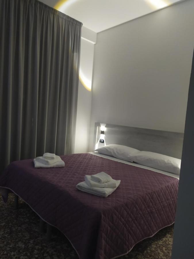 Hotel Madonna Del Pino Cervia Eksteriør billede