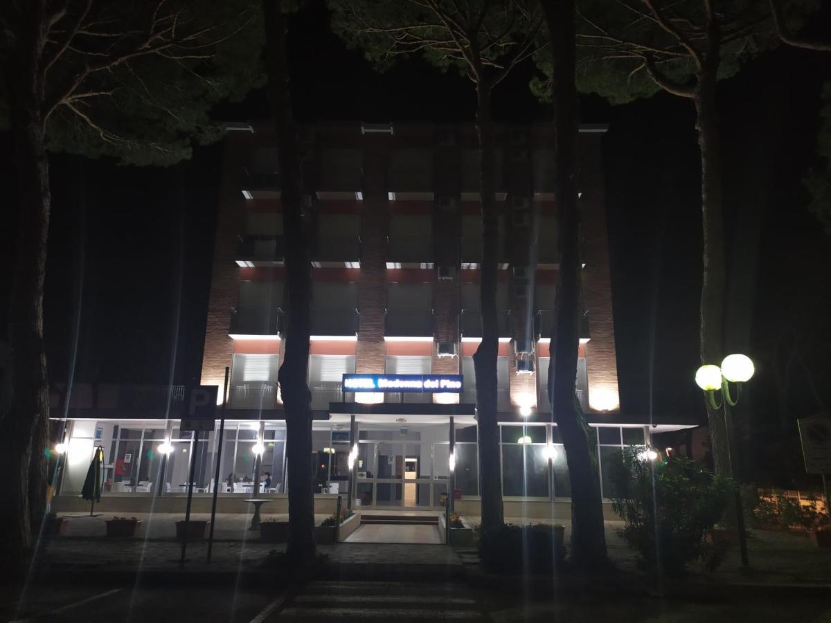 Hotel Madonna Del Pino Cervia Eksteriør billede
